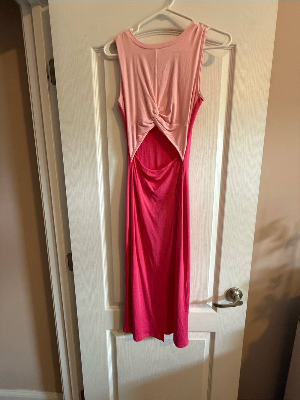 Stretchy Two-Tone Pink Twist-Back Dress
